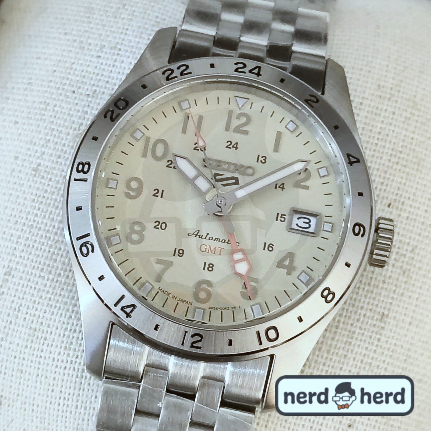 Seiko 5 Sports Field GMT HDB001J HDB002J
